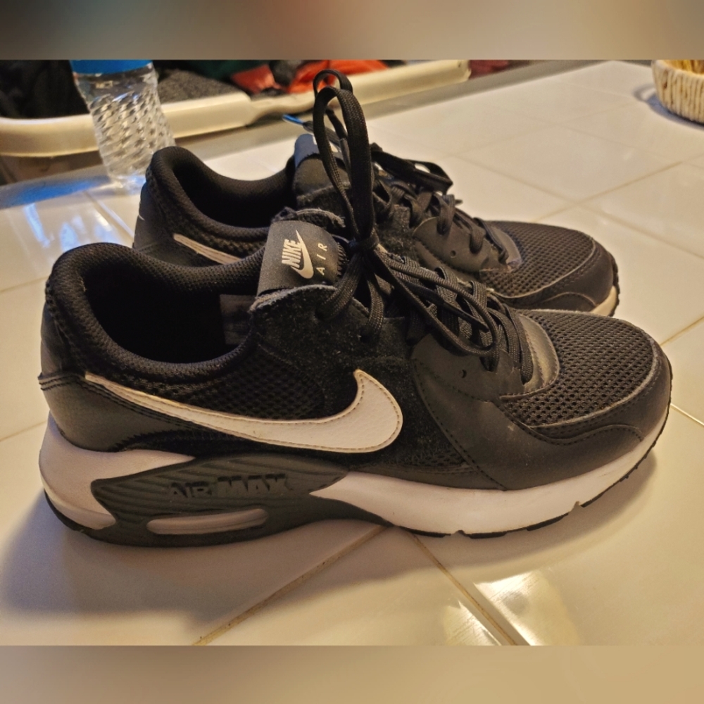 Nike Air Max Womens Size 8